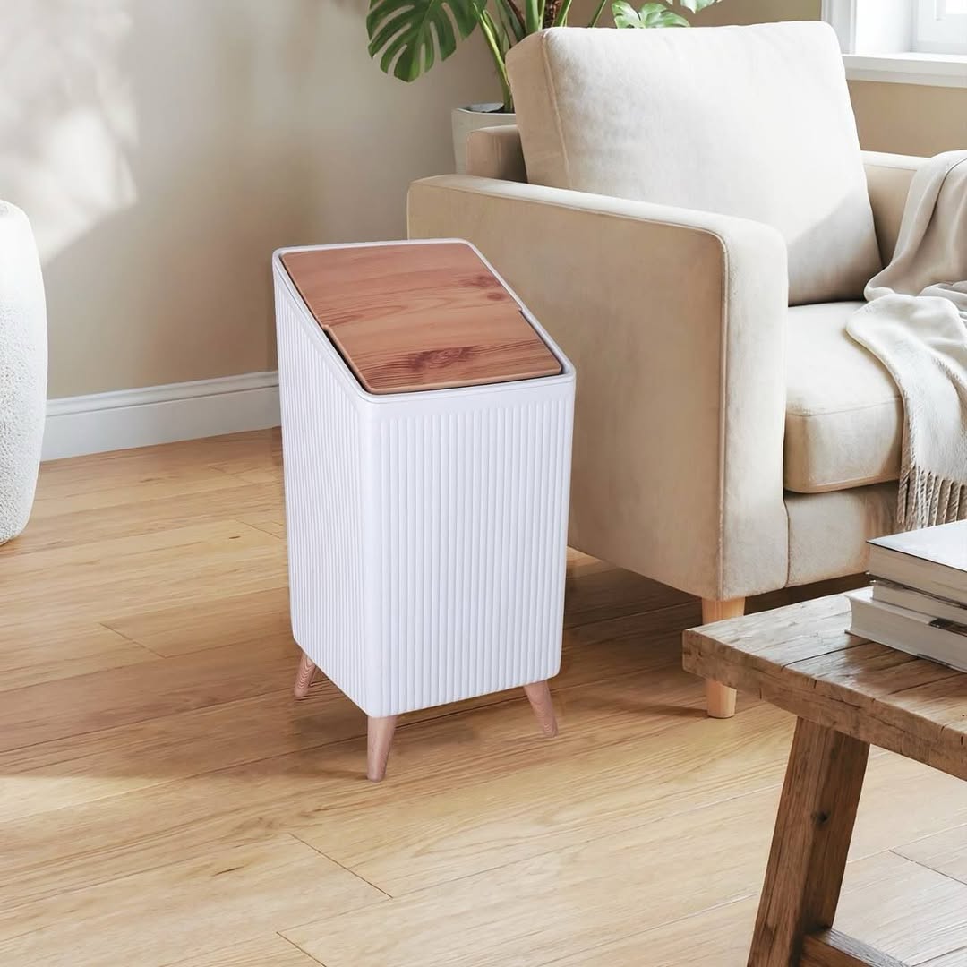 Lo2ta No. 13 : Plus Angled Rubbish Bin 11L