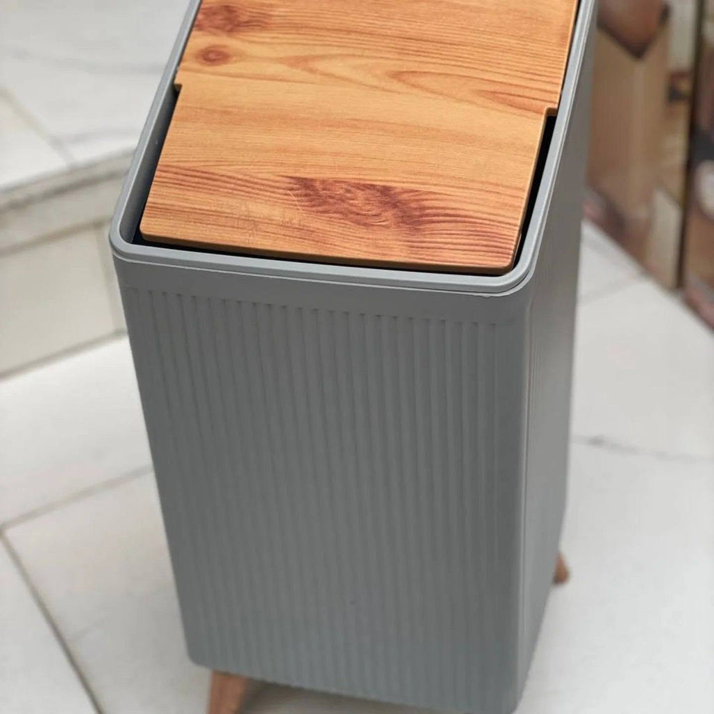 Lo2ta No. 13 : Plus Angled Rubbish Bin 11L
