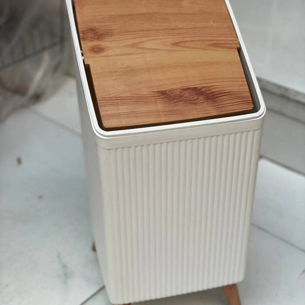 Lo2ta No. 13 : Plus Angled Rubbish Bin 11L